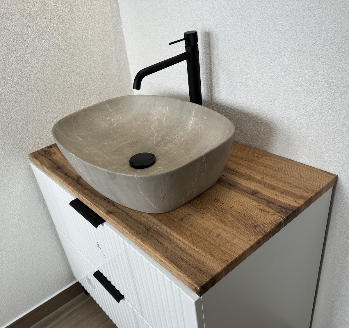 698ed17940944