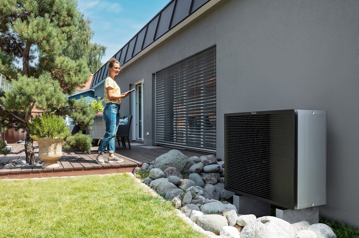 698eb24617046